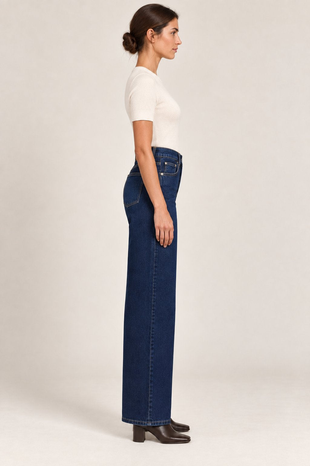 Jeans palazzo con cintura incrociata blu scuro