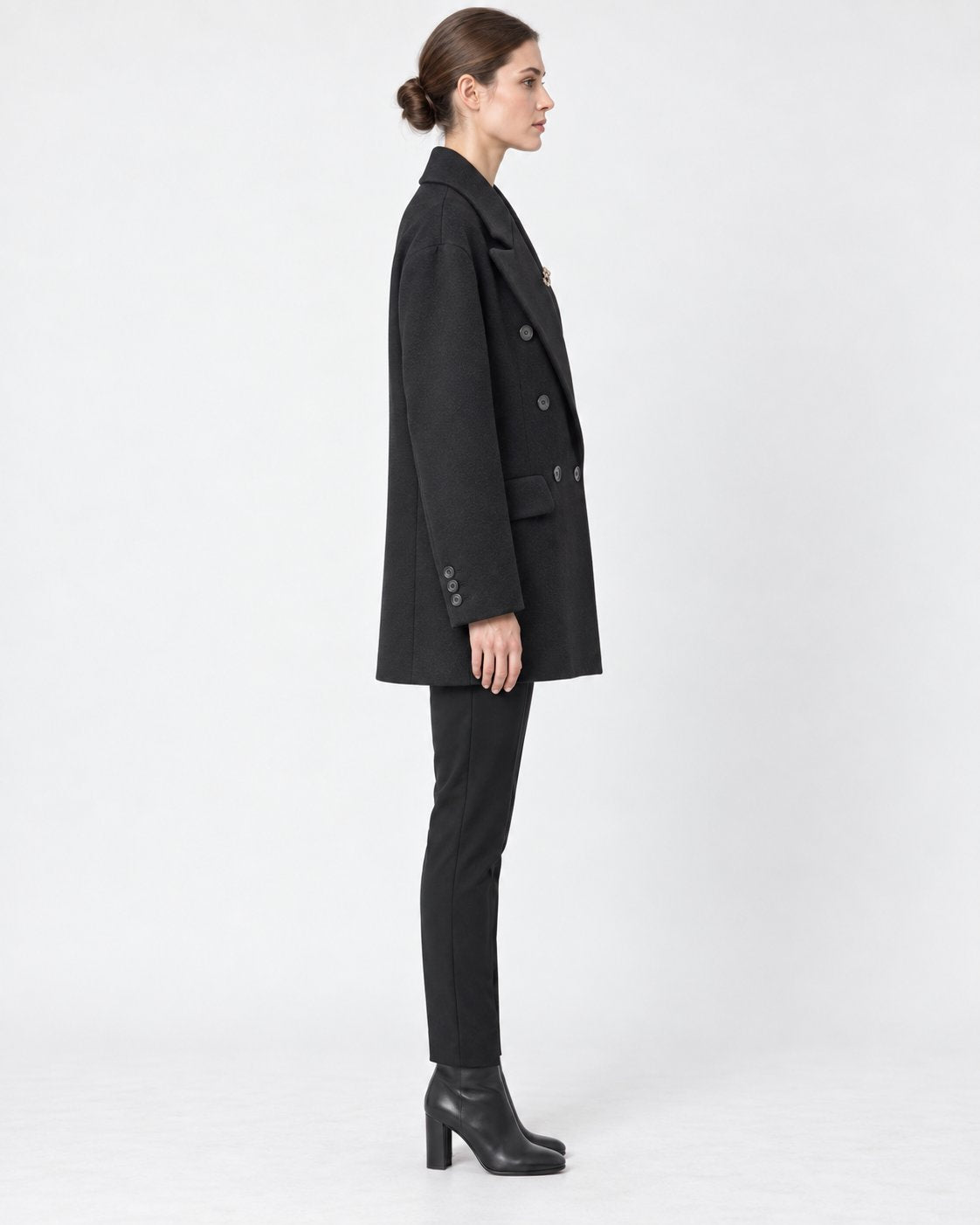 Cappotto Doppiopetto con Spilla