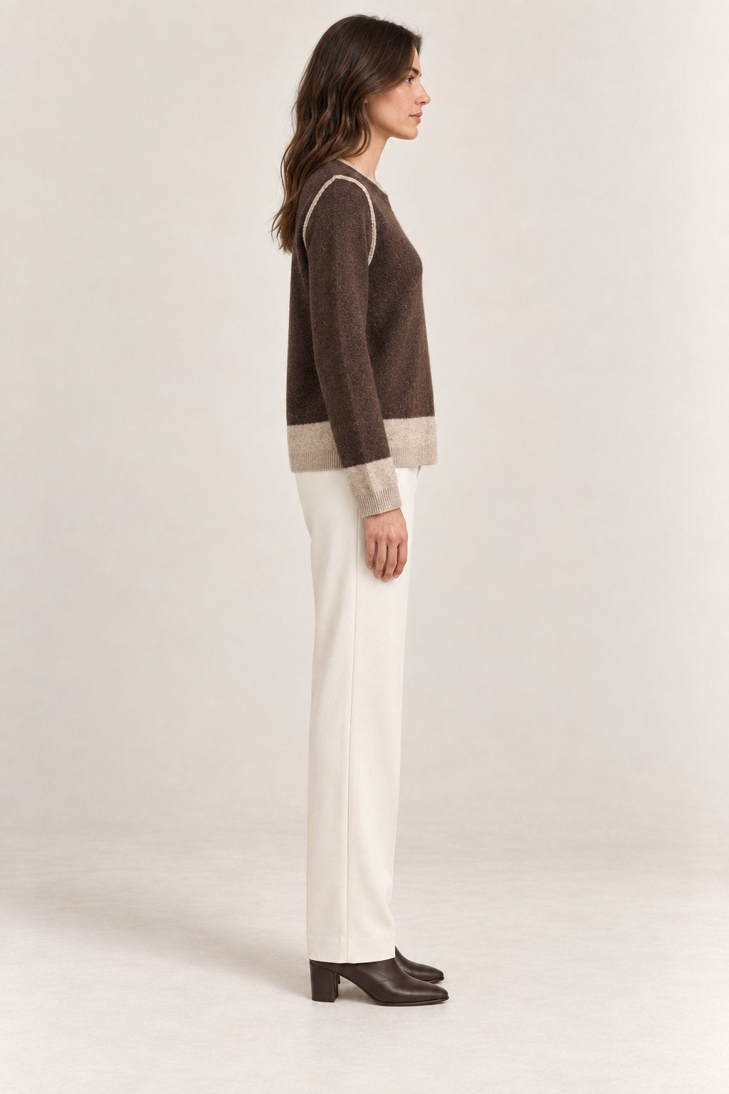Maglia girocollo bicolore marrone e beige