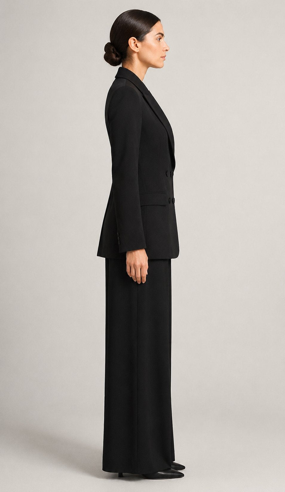 Pantalone palazzo drappeggiato nero con dettagli oro