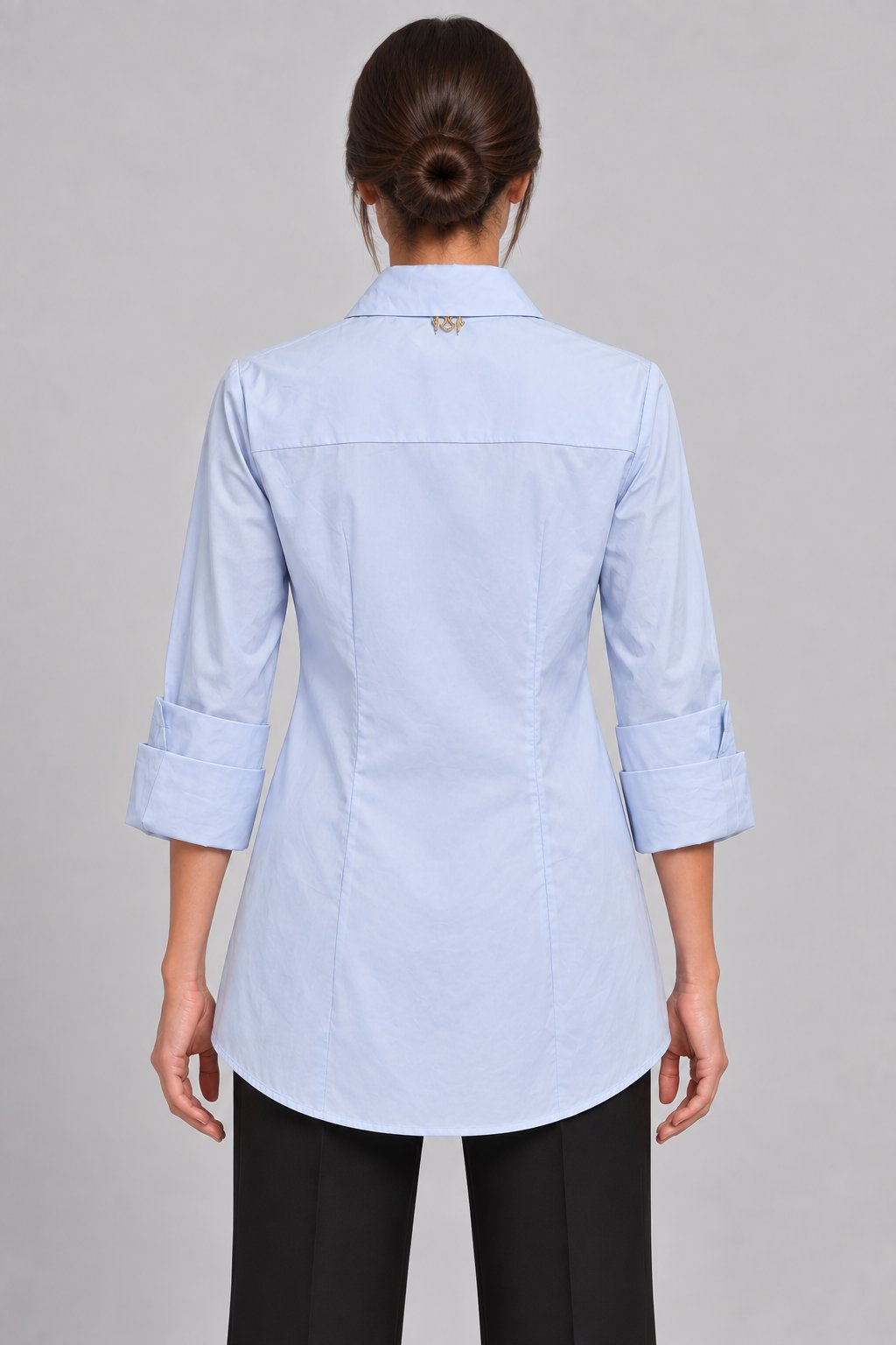 Camicia sagomata azzurro polvere