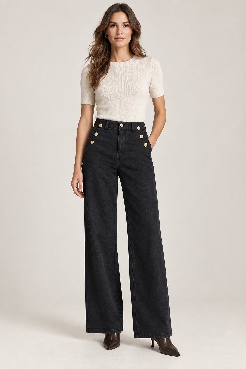 Pantaloni palazzo con bottoni gioiello