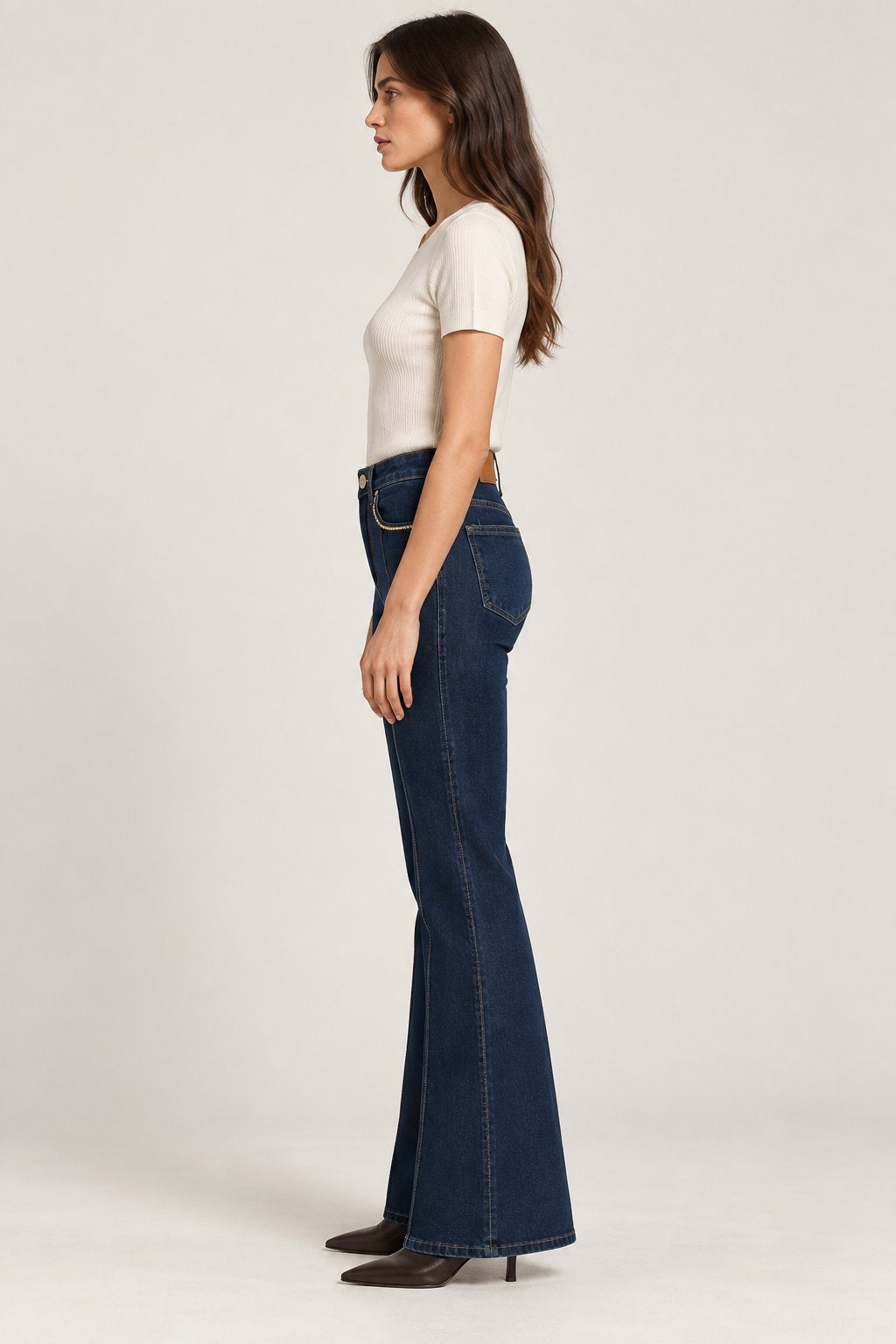 Jeans flare con profili gioiello blu scuro