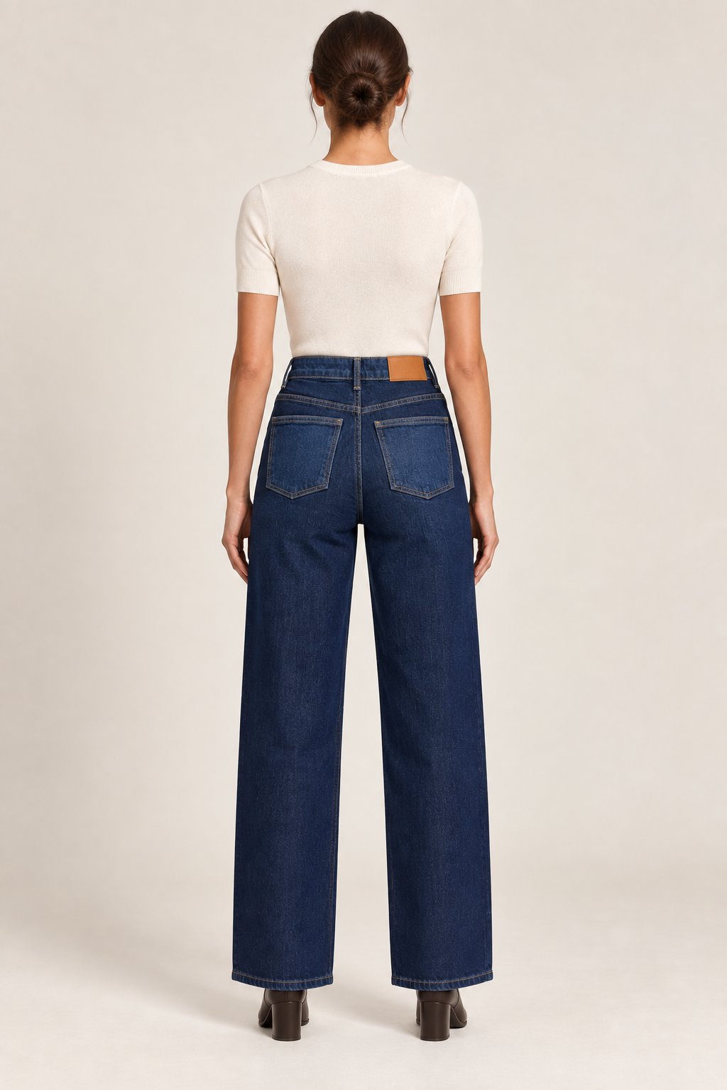 Jeans palazzo con cintura incrociata blu scuro