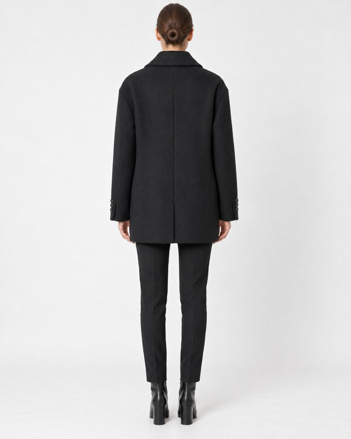 Cappotto Doppiopetto con Spilla