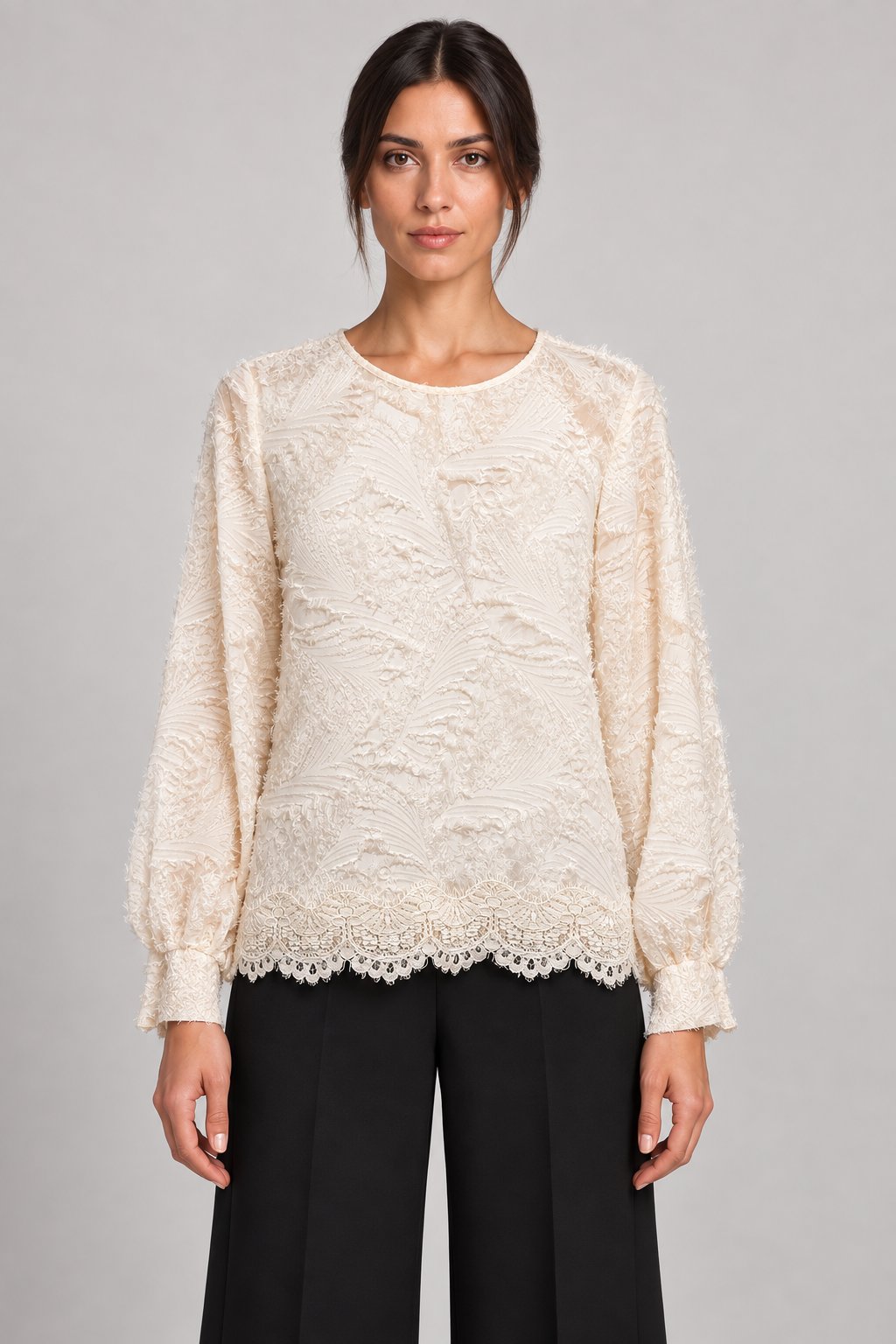 Blusa materica con pizzo avorio