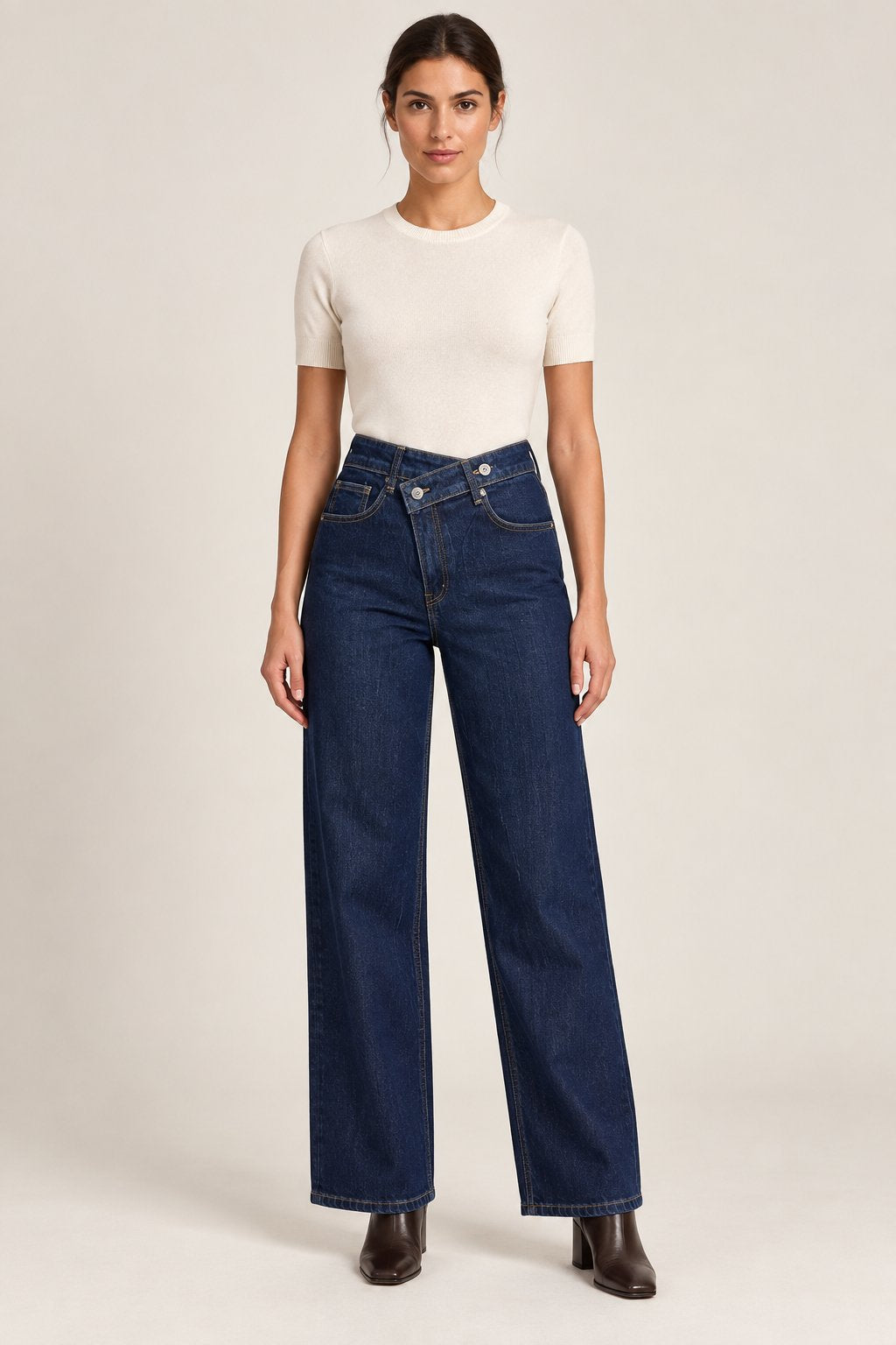 Jeans palazzo con cintura incrociata blu scuro