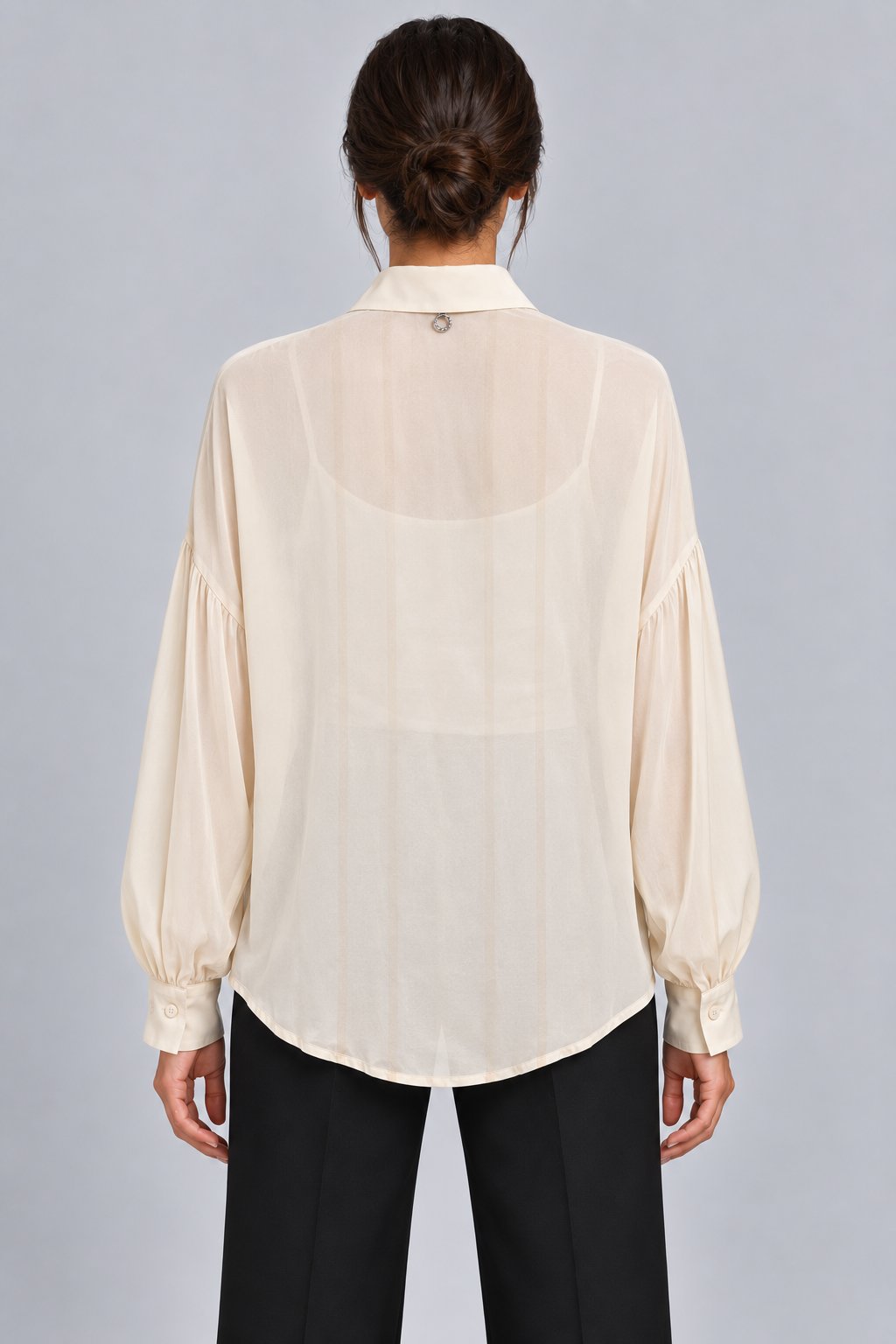 Camicia avorio con dettagli sfrangiati