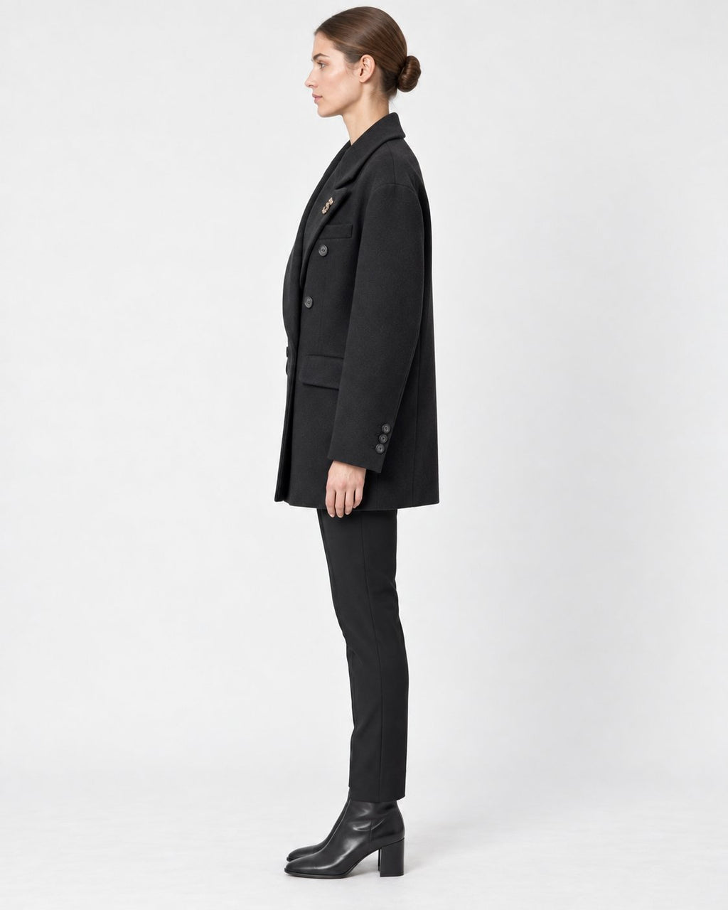 Cappotto Doppiopetto con Spilla