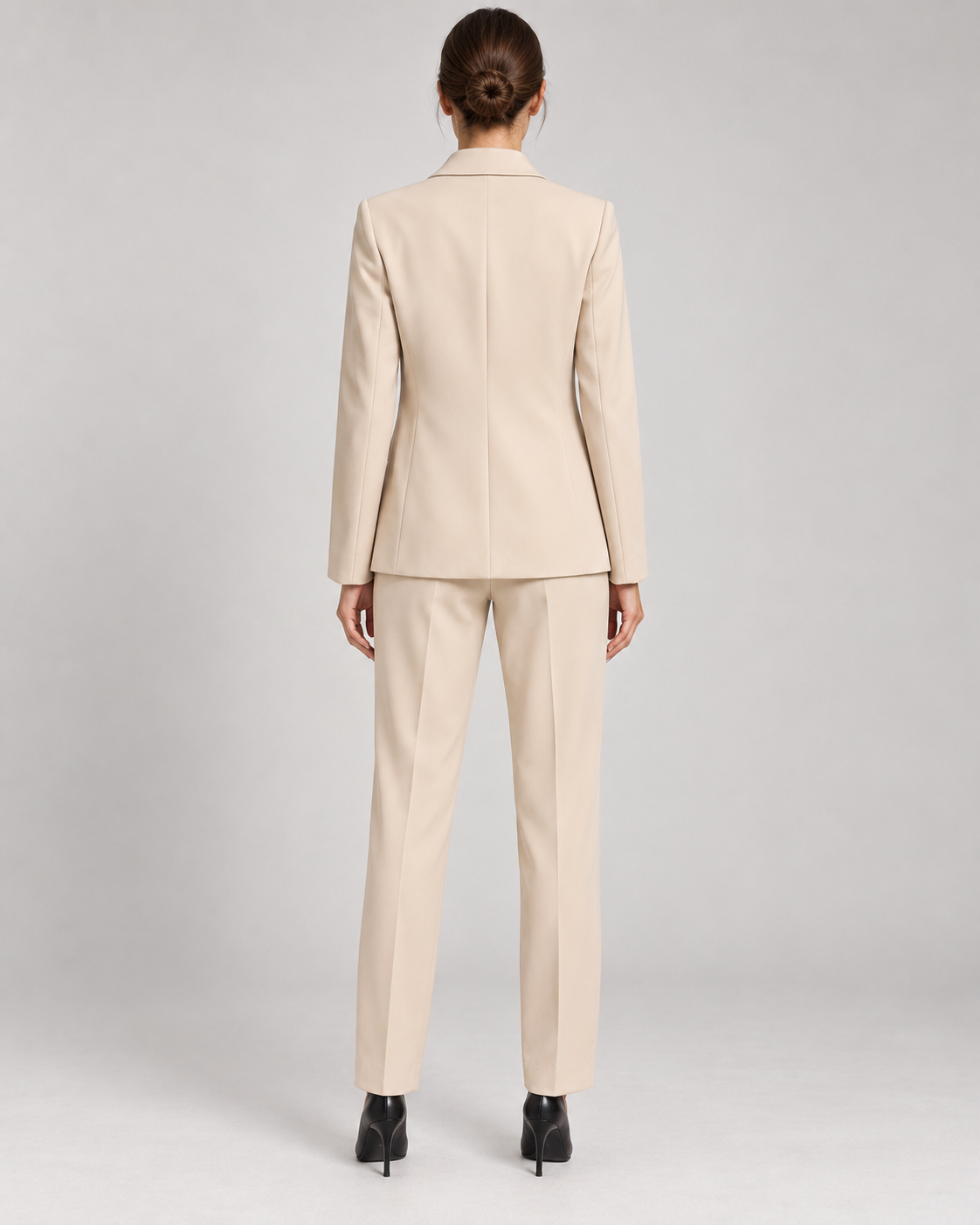 Tailleur Avorio con Blazer Doppiopetto