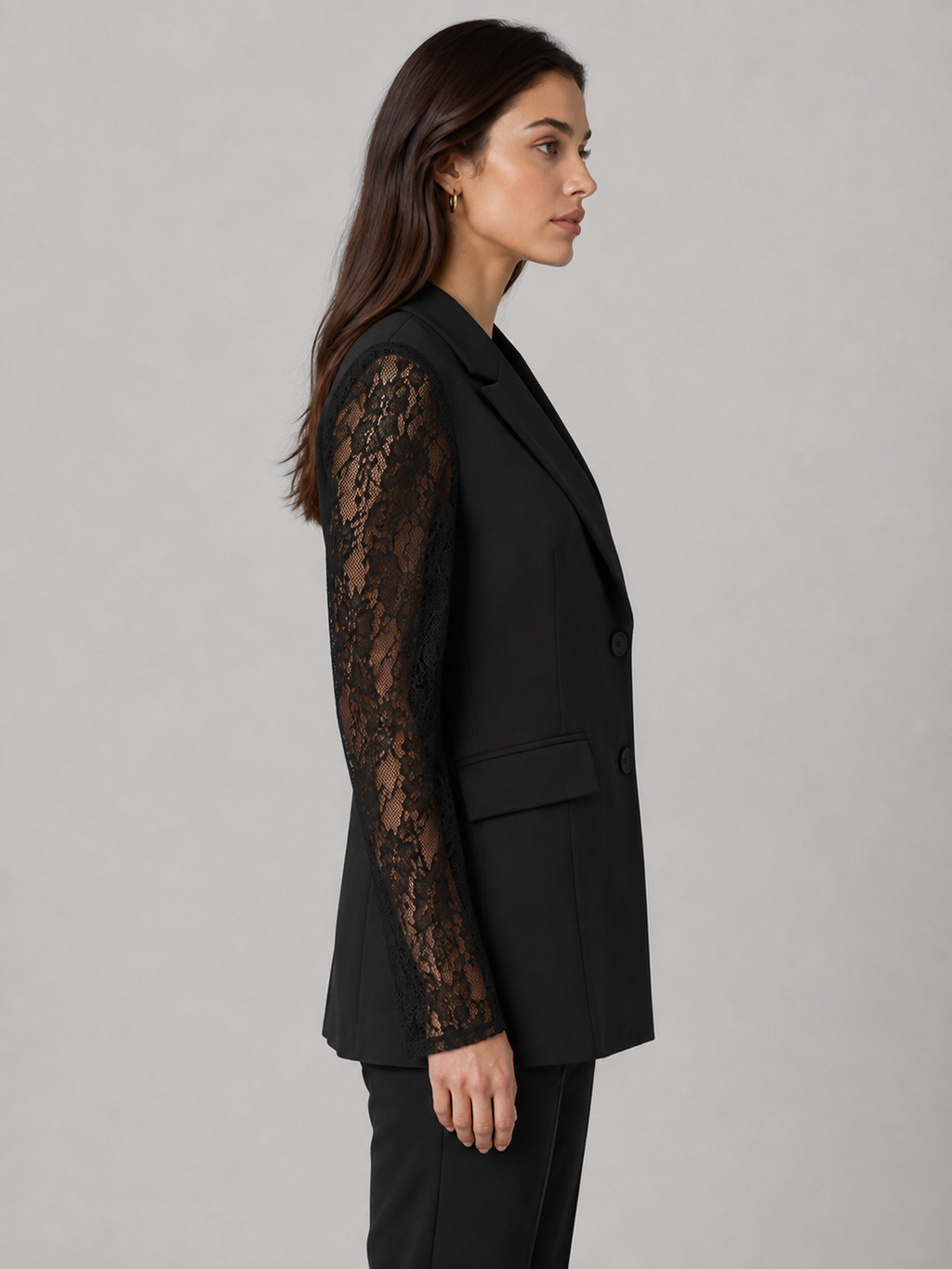 Tailleur Nero con Maniche in Pizzo Rinascimento
