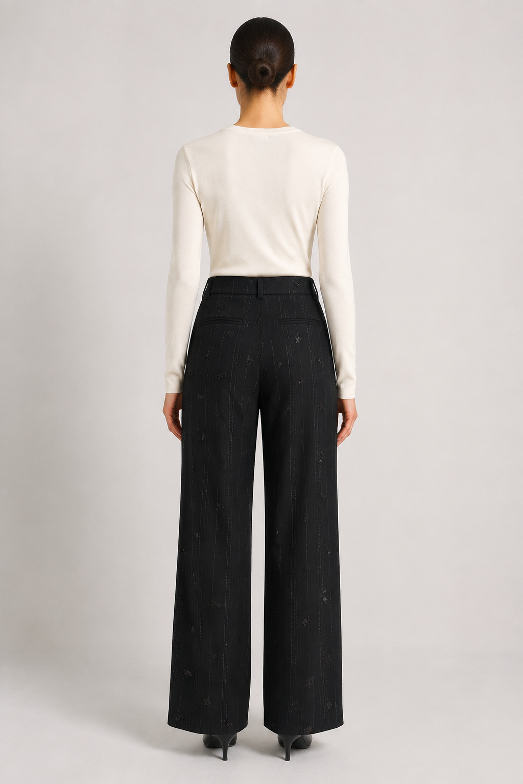 Tailleur Nero Gessato con Paillettes