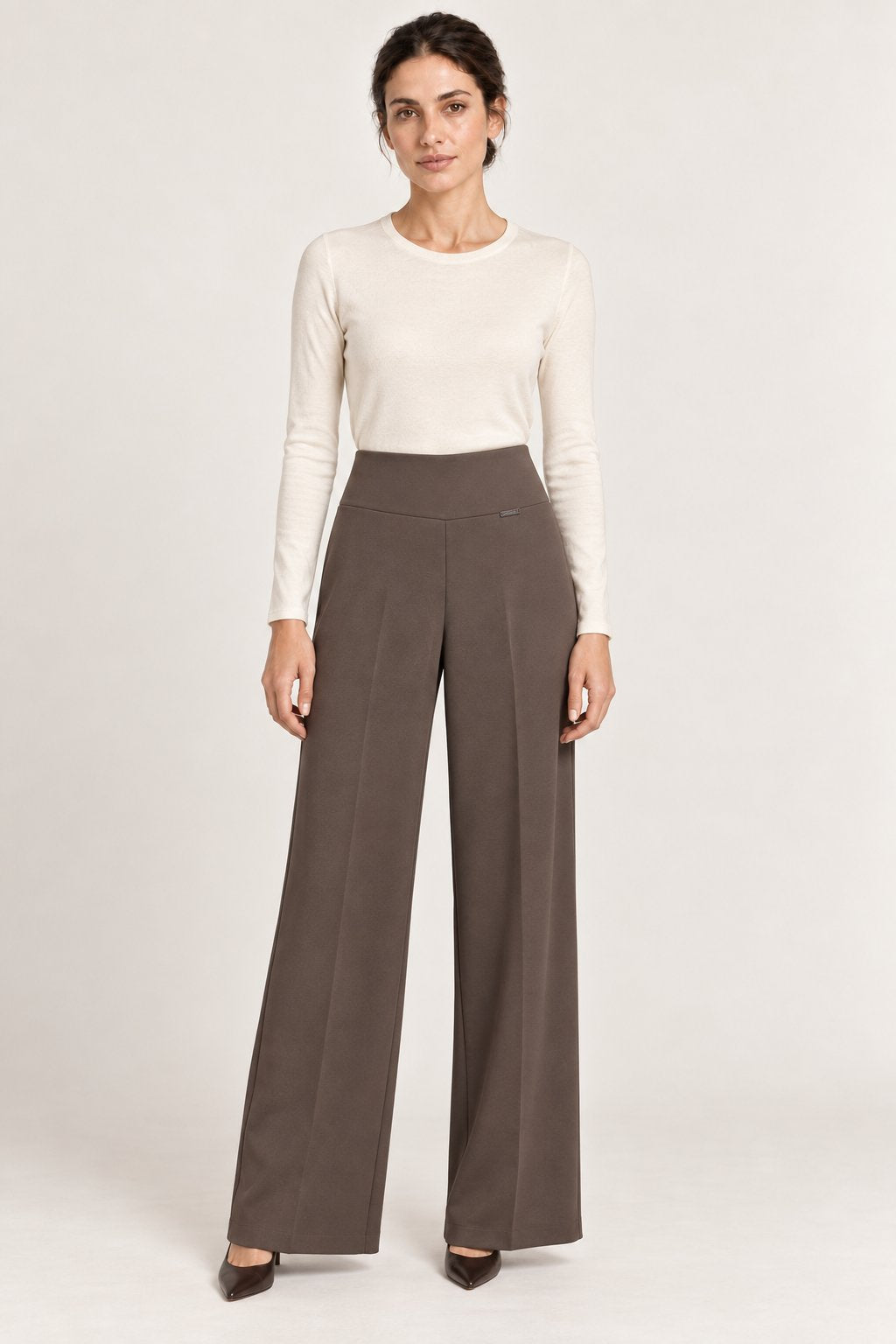 Pantaloni palazzo con fascia alta elasticizzati