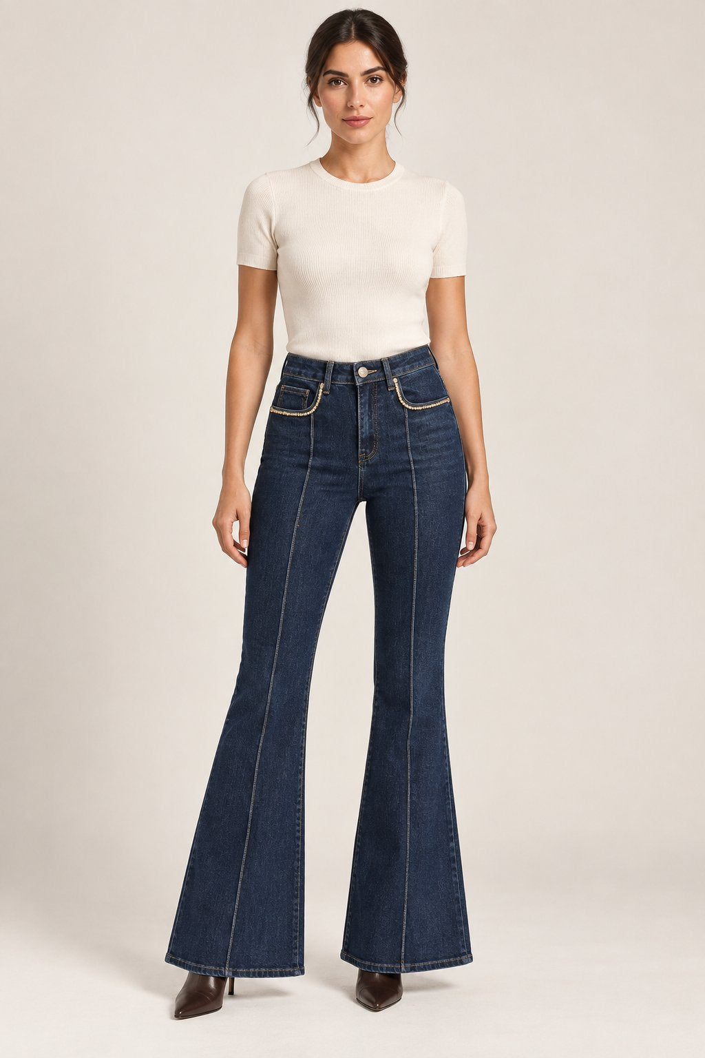 Jeans flare con profili gioiello blu scuro