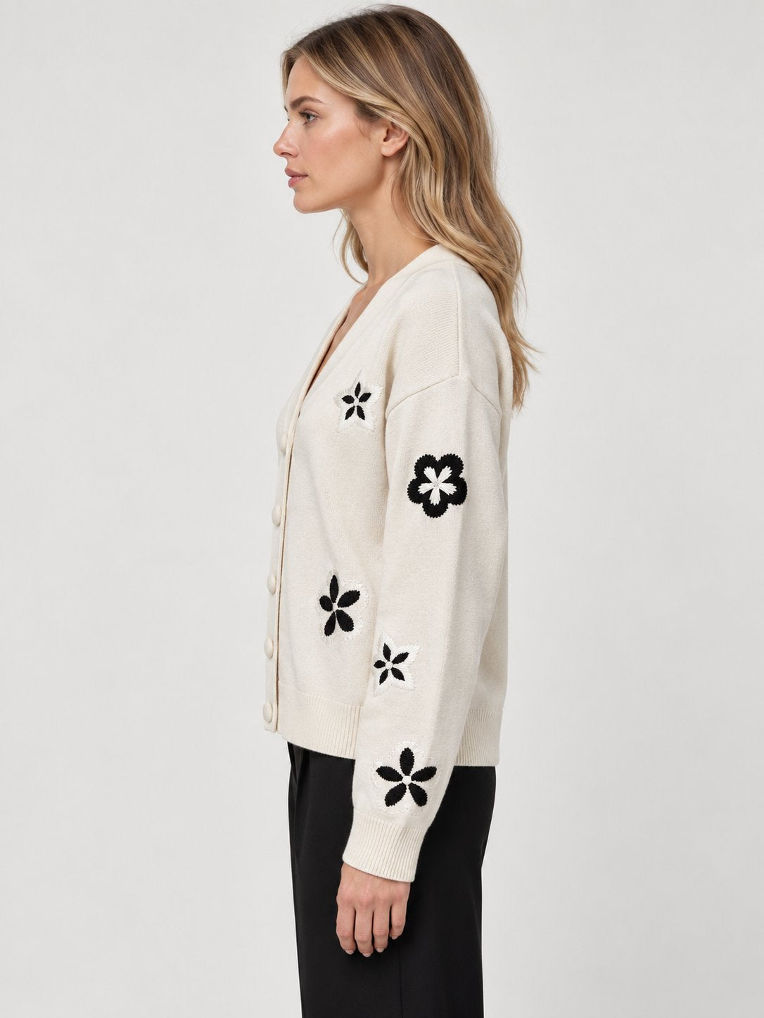 Cardigan Bicolor con Ricami Floreali