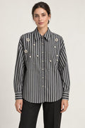 Camicia gessata con applicazioni gioiello