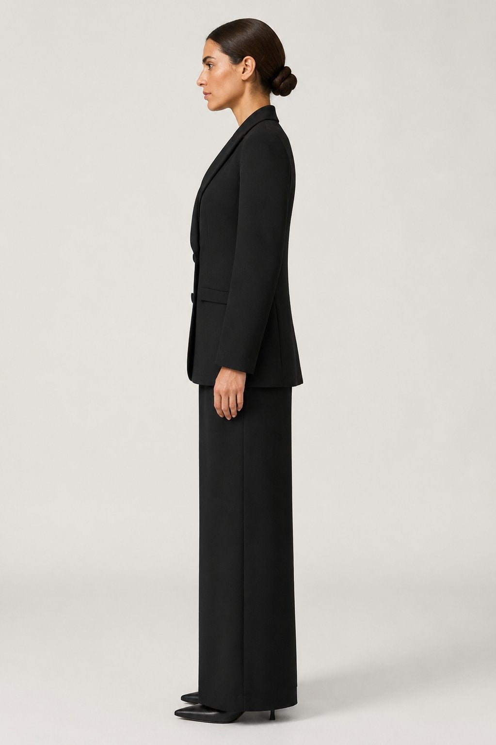 Blazer doppiopetto sfiancato nero in crepe