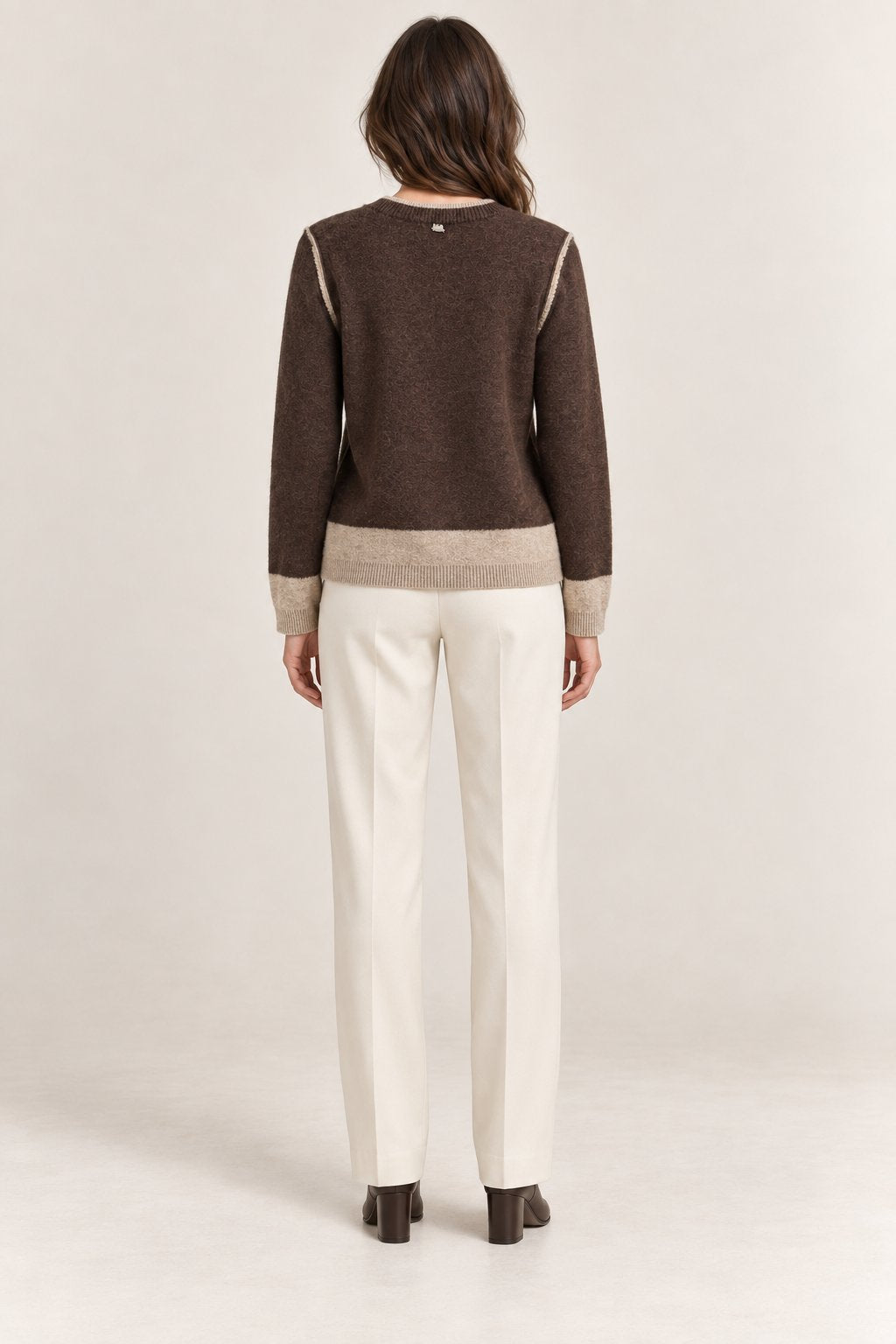 Maglia girocollo bicolore marrone e beige
