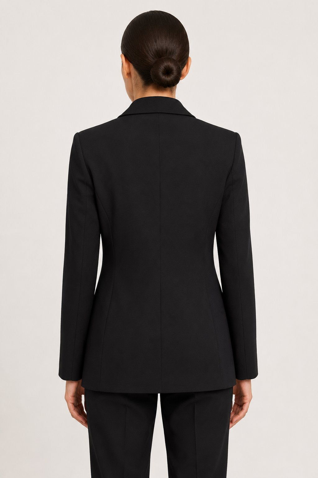 Blazer doppiopetto sfiancato nero in crepe