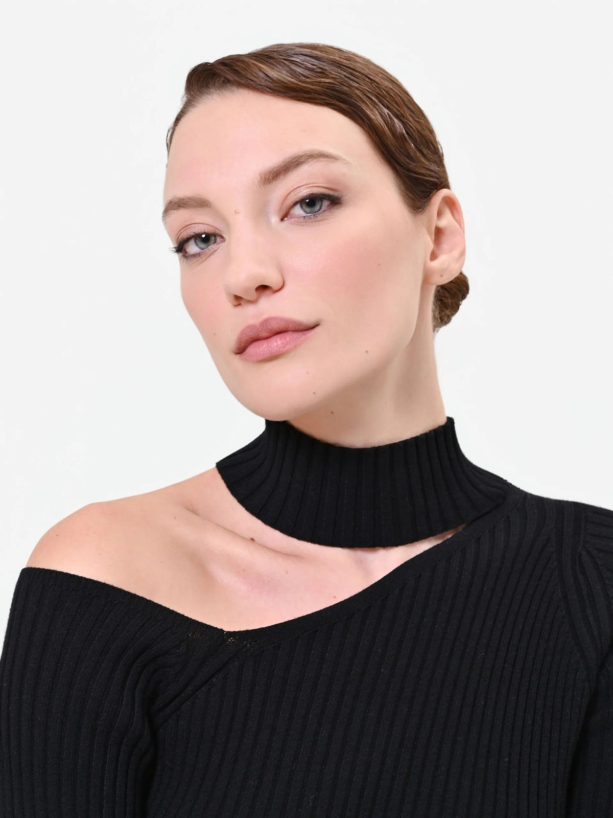 Maglia a Coste Cut-Out Nera Rinascimento