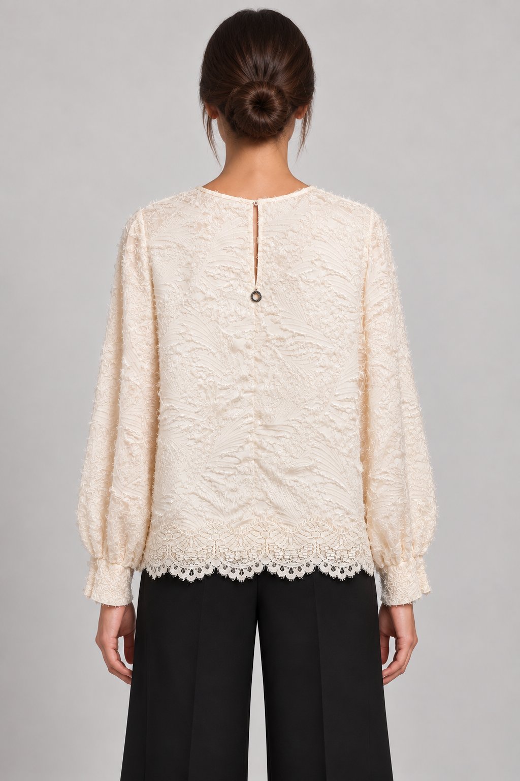 Blusa materica con pizzo avorio